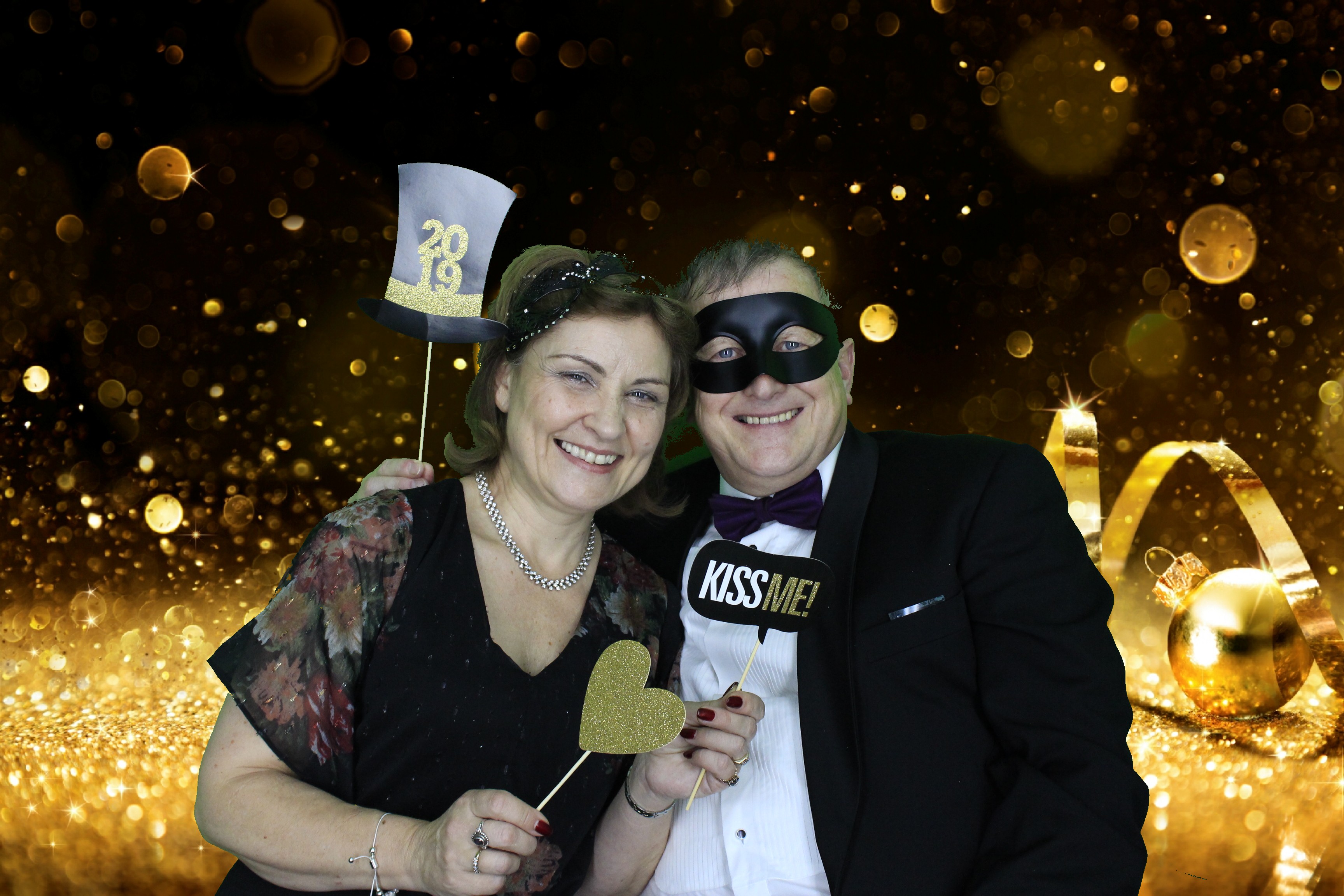 New Years Eve Party Silvermere | View more photos from the event at gallery.myphotoboothexperience.co.uk/u/MyPhotoBoothExperienceLtd/New-Years-Eve-Party-Silvermere